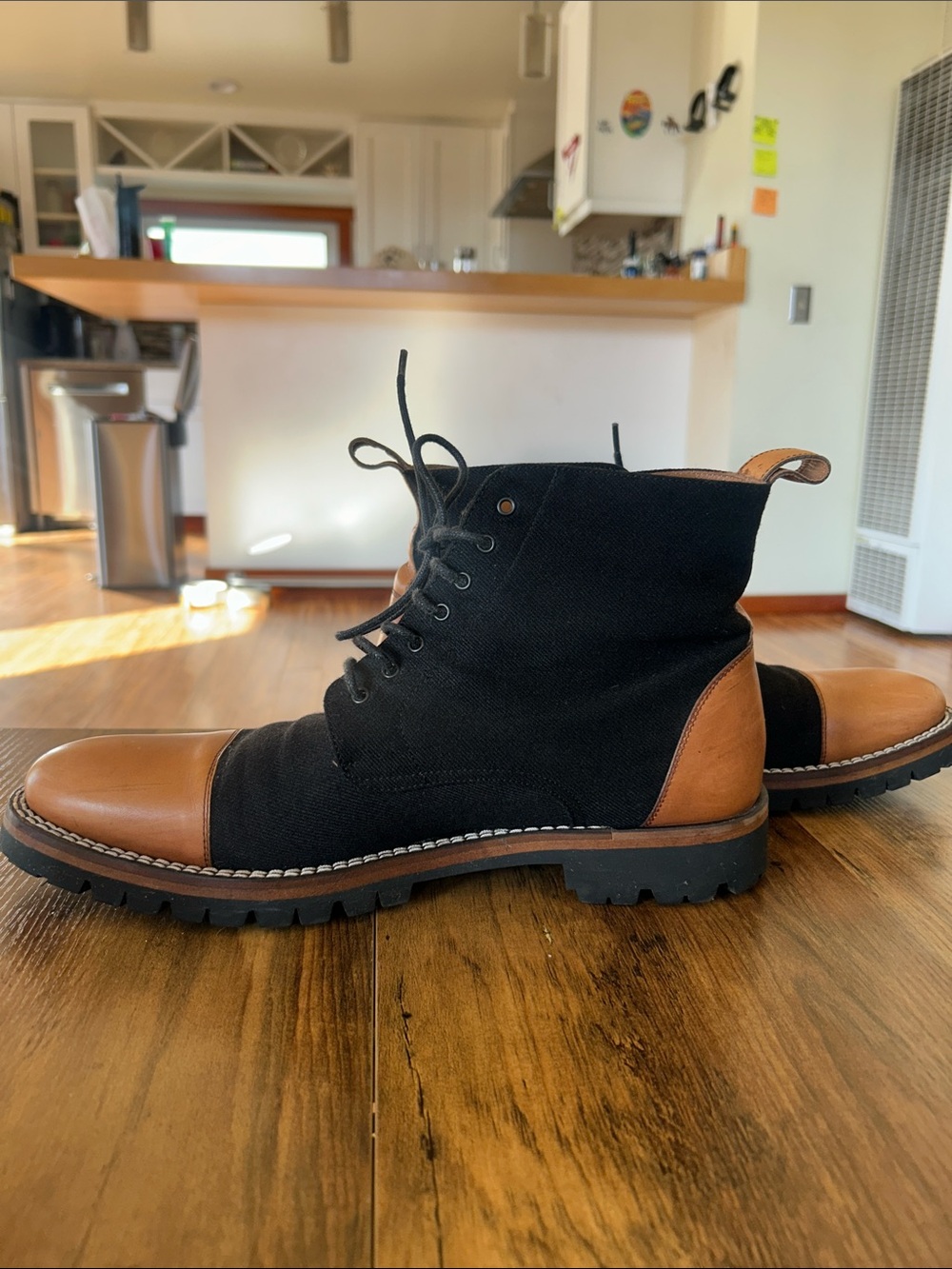 Men's Taft “Rome” black and tan boots size 11.5
